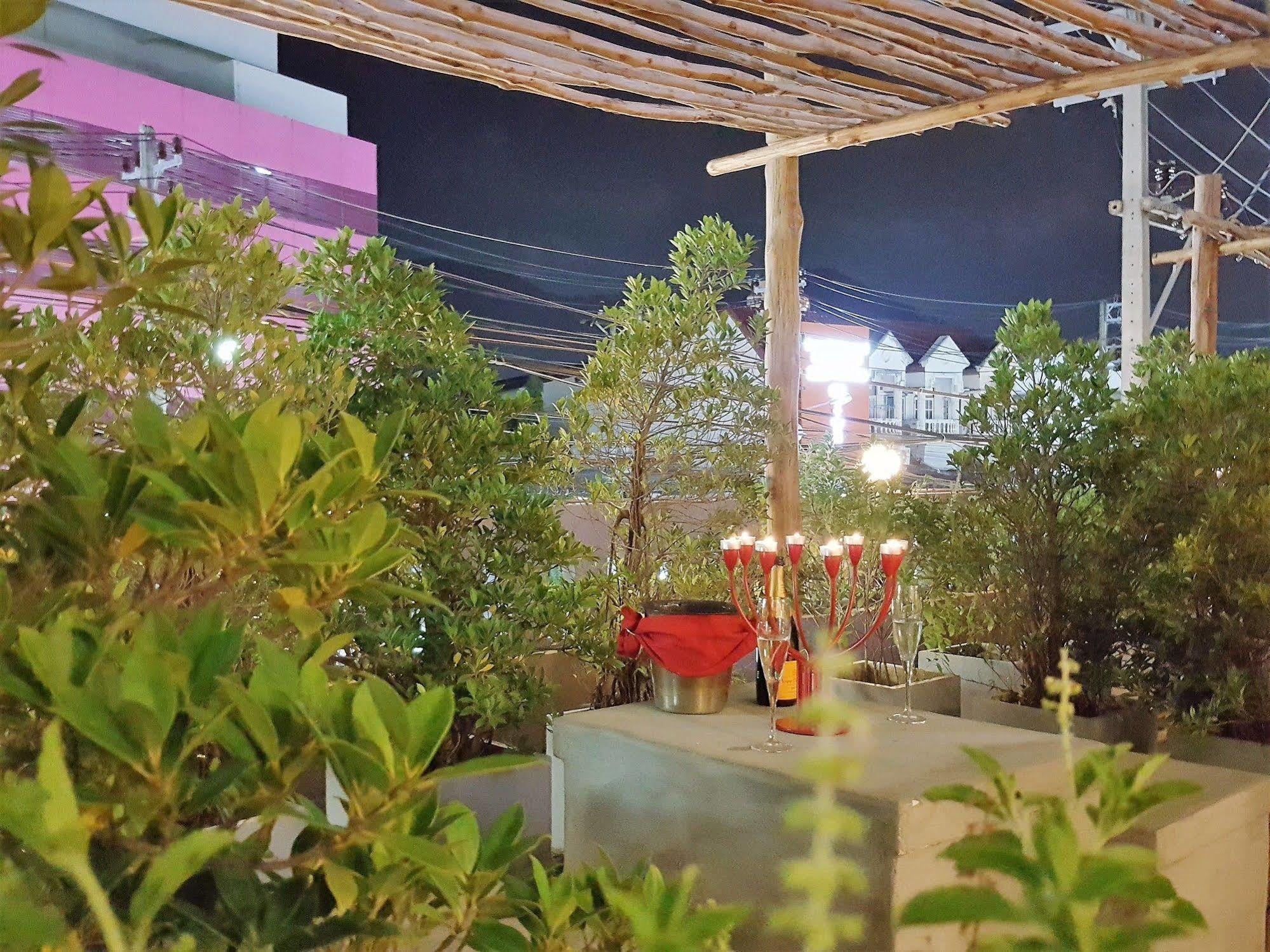 Limburi Hometel Phuket Exterior foto