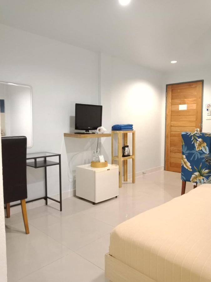 Limburi Hometel Phuket Exterior foto